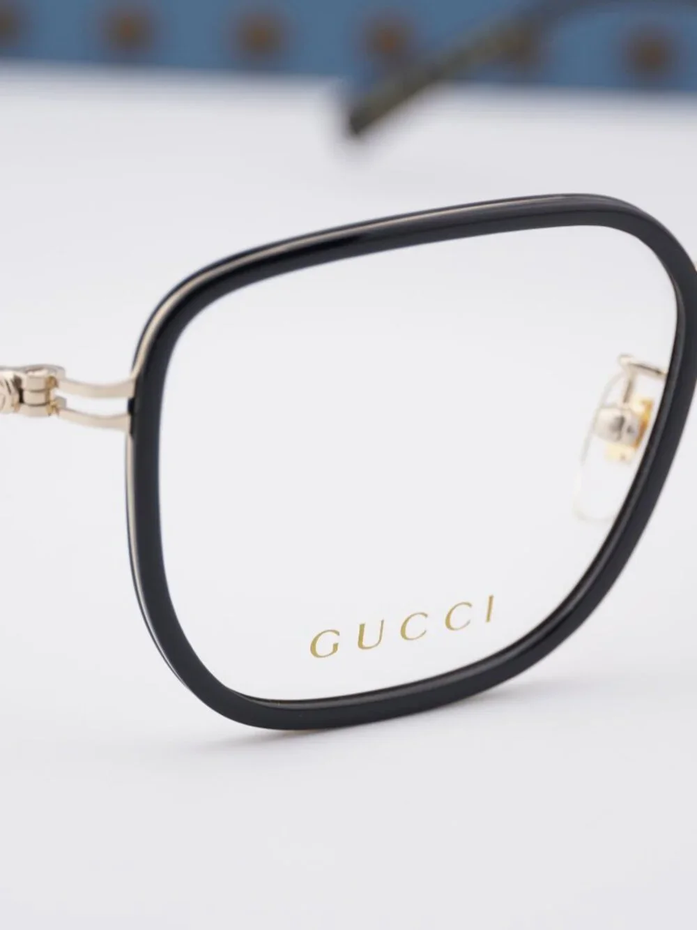 Gucci model gg1852oa